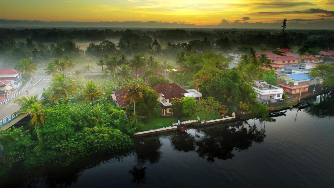 Triveny River Palace Hotel Alappuzha Exterior photo