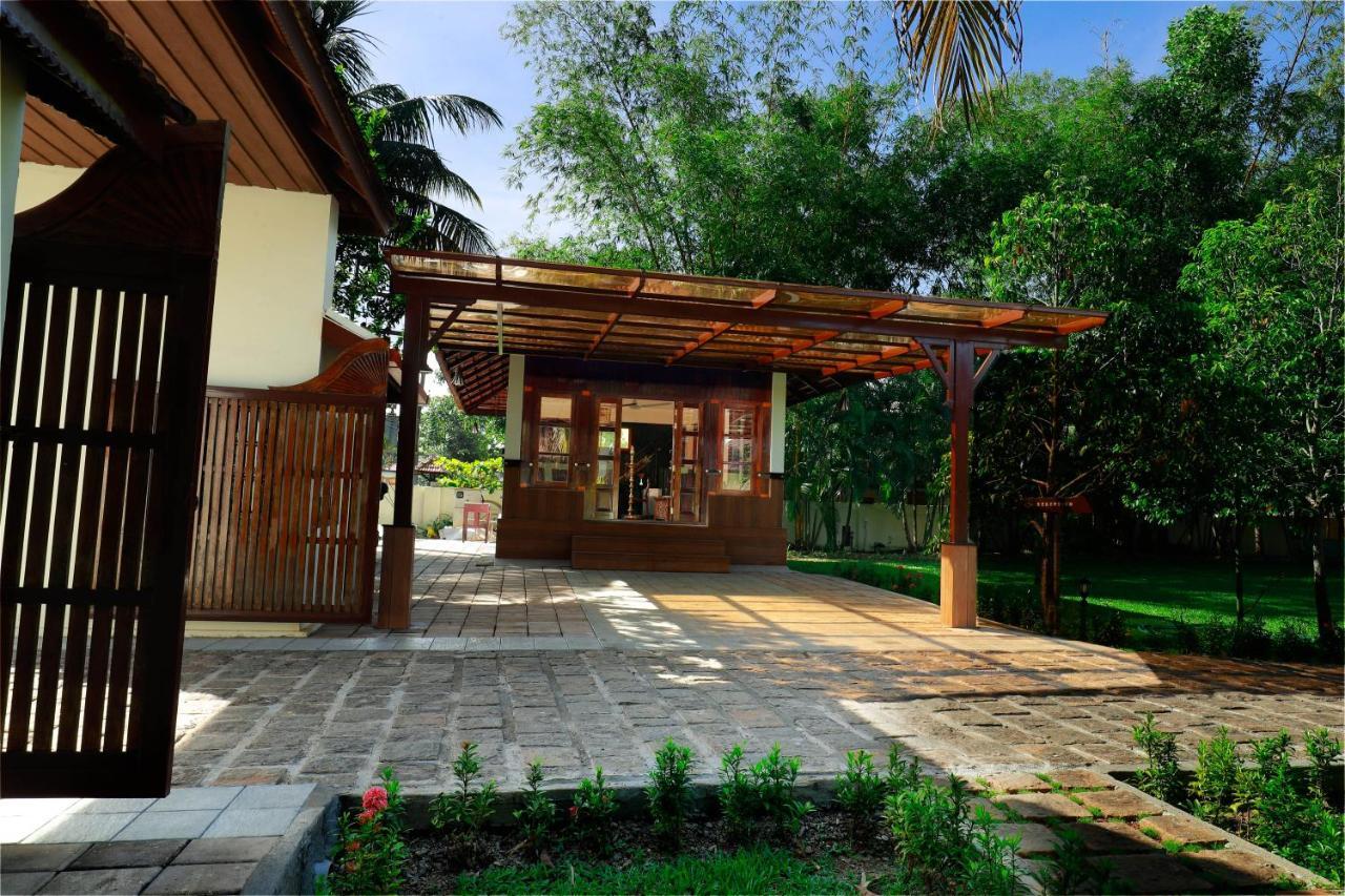 Triveny River Palace Hotel Alappuzha Exterior photo