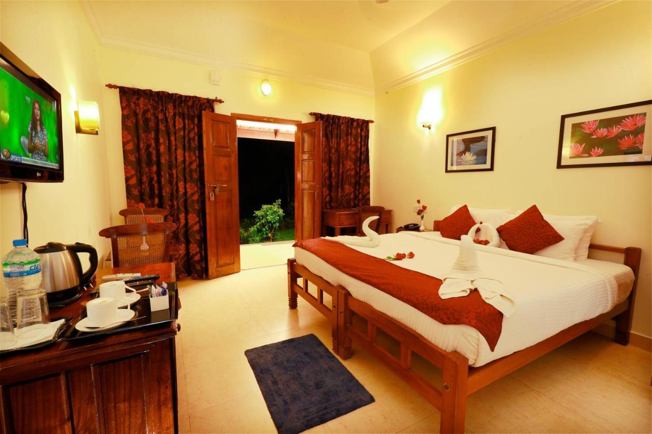 Triveny River Palace Hotel Alappuzha Exterior photo