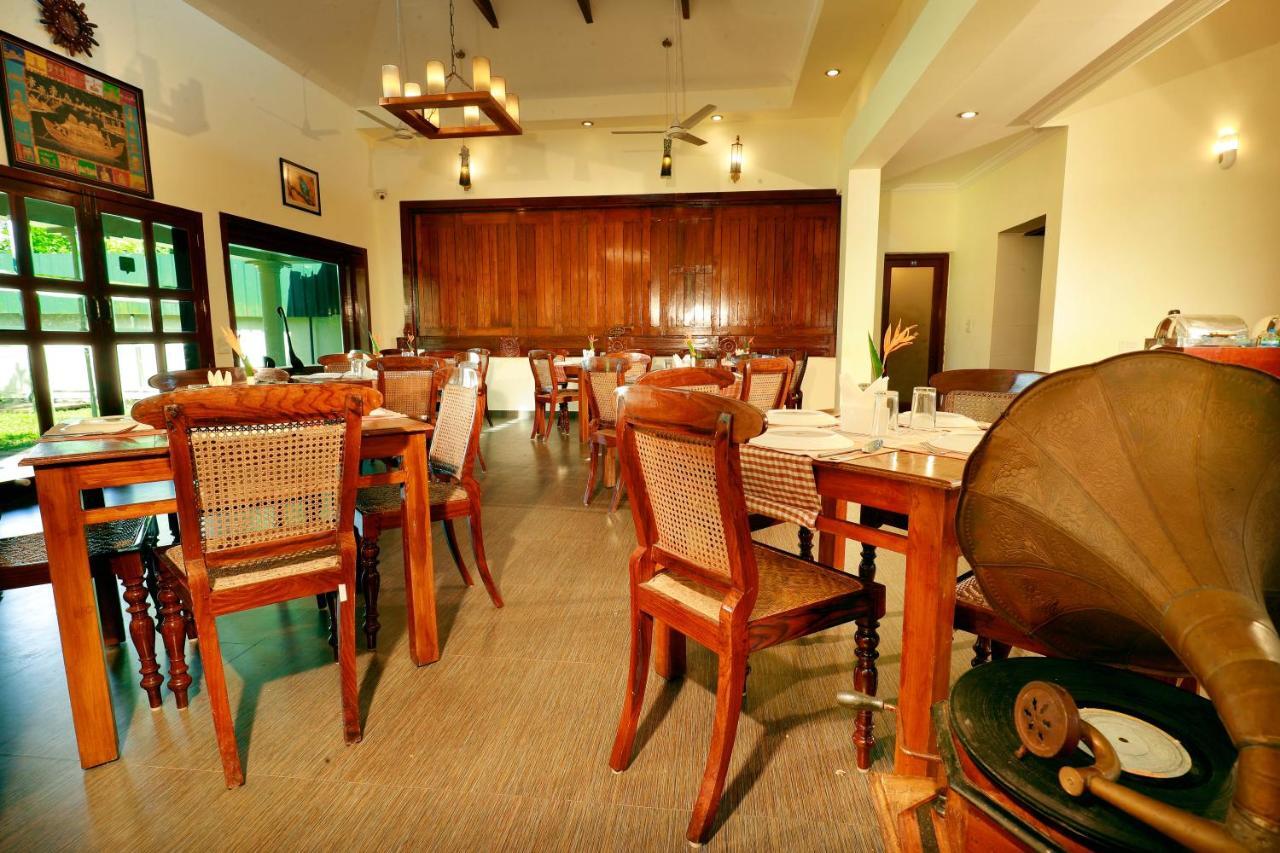 Triveny River Palace Hotel Alappuzha Exterior photo